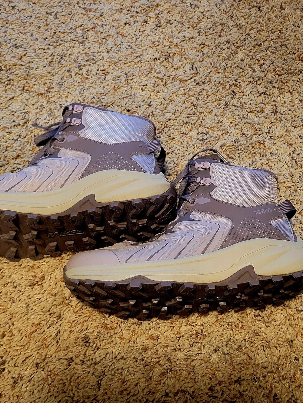 Nortiv8 Women’s Trail Boot in Light Plum